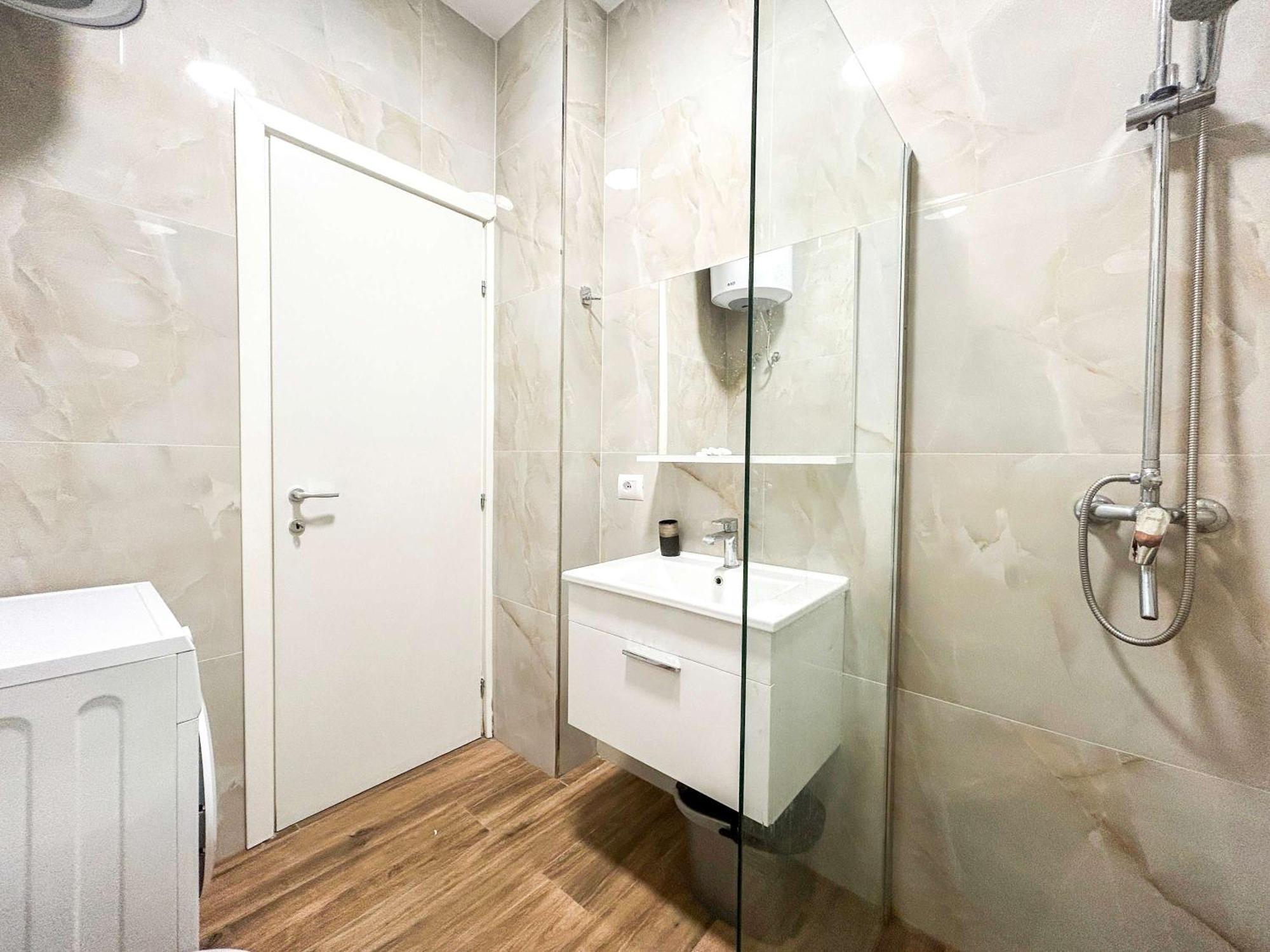 Mali I Robit 857 Apartamento