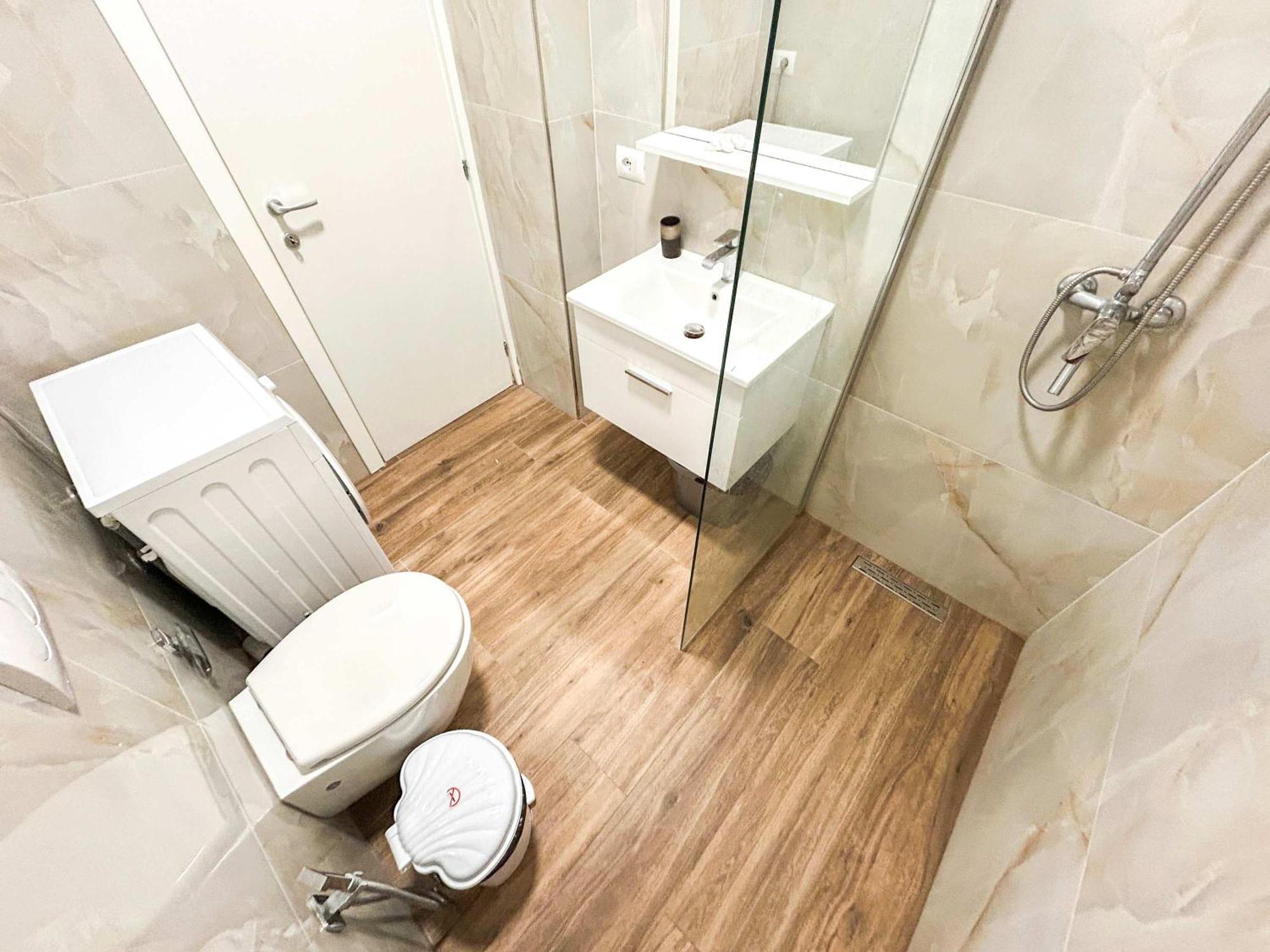 Mali I Robit 857 Apartamento
